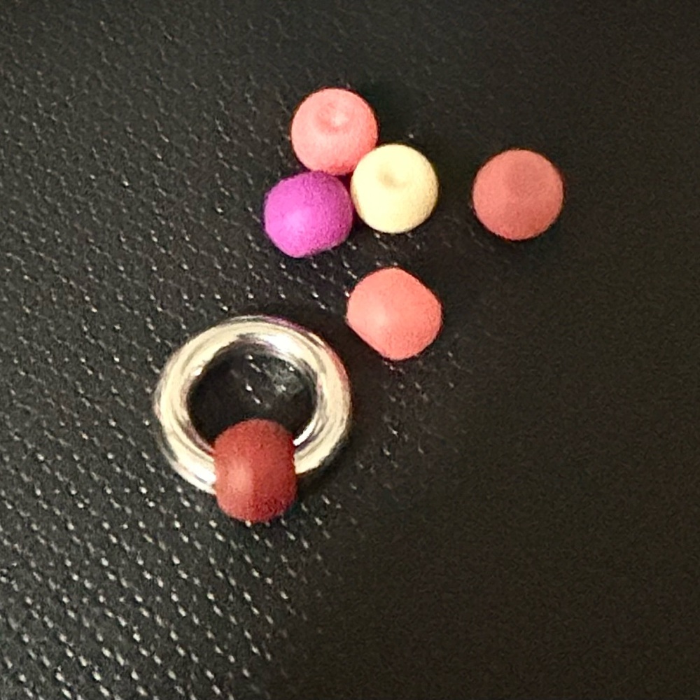 Captive Bead Ring with Assorted Rubber Balls CBR 4 gauge 4g